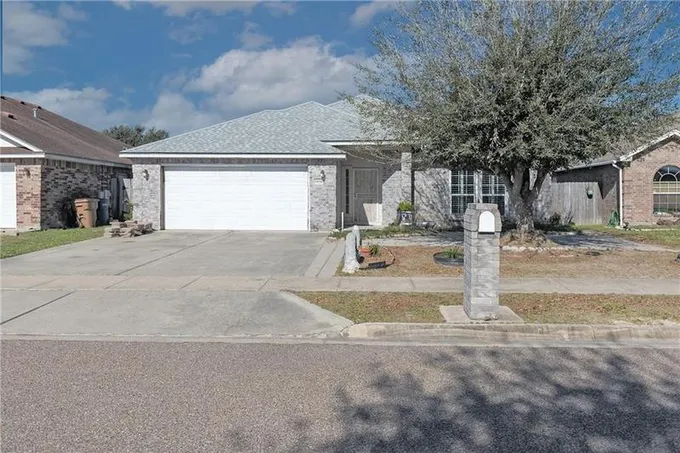 2434 Handlin Dr, Corpus Christi, TX 78418 for Sale