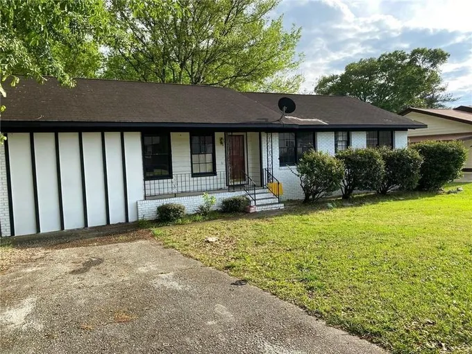Single Family Residence, Bungalow - Macon, GA  2971 Springmeadow Dr for Sale