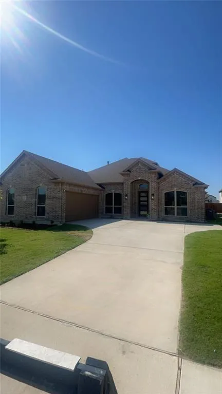 219 Tradd, Glenn Heights, TX 75154 for Sale
