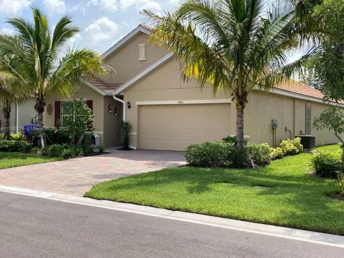 3082 Birchin Lane, Fort Myers, FL 33916 for Sale