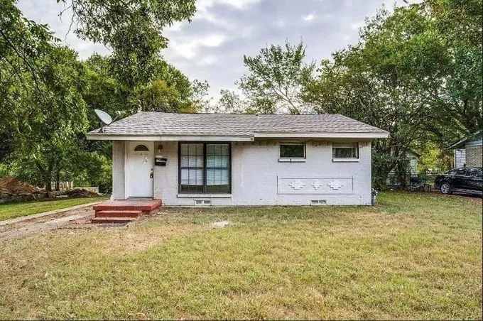 Single Family Residence - Mesquite, TX  932 Powell Cir for Sale