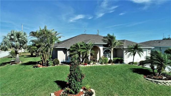 301 NE 23RD TER, CAPE CORAL, FL 33909 Single Family Residence For Sale  MLS# 224020938