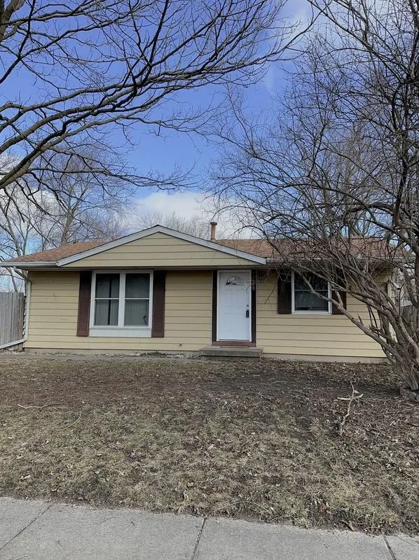3320 York Dr, Champaign, IL 61821 - MLS 11989064 for Sale