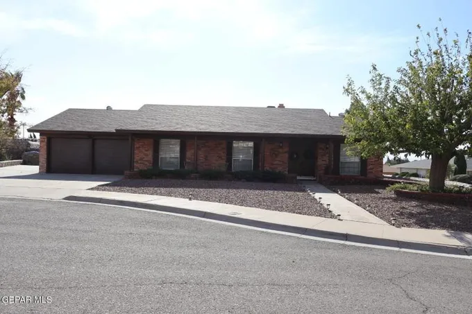 10829 Vista Lomas Drive, El Paso, TX 79935 for Sale