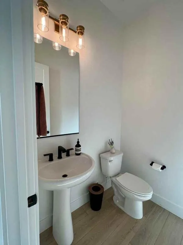 48836807  5846 Flash Lane for Sale