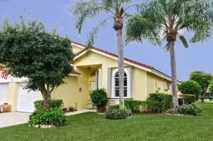 Villa - Lake Worth, FL  6572 Marissa Cir for Sale