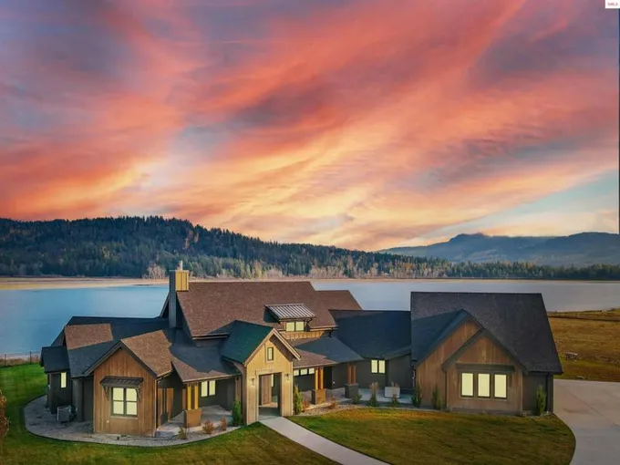 47 W SHORE WAY, Sandpoint, ID 83864 Single Family Residence For Sale  MLS# 20240135