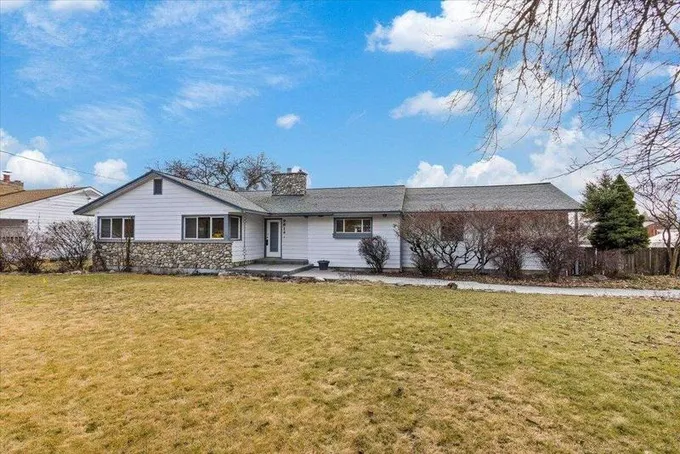 9814 E Upriver, Spokane, WA 99206  624393874 for Sale