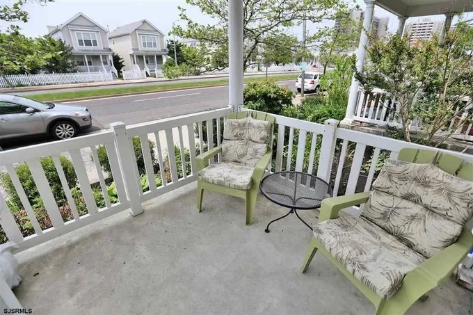Single Family Residence - Atlantic City, NJ  23 N New Hampshire Ave for Sale