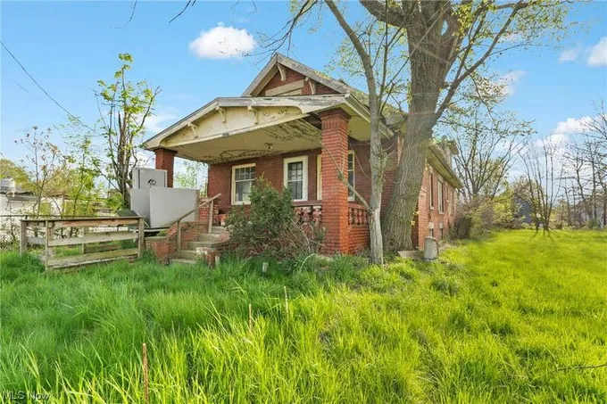 3468 E 130TH ST, Cleveland, OH 44120 Single Family Residence For Sale  MLS# 5010399