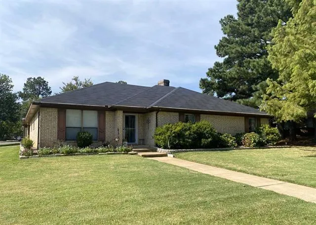 Paris, Lamar County, TX House for sale Property ID: 416402613
