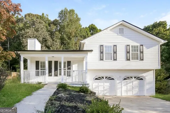 Single Family Residence, Traditional, House - Flowery Branch, GA  3902 Deaton Rd for Sale