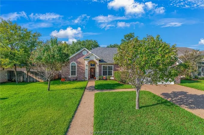 2917 AMBROSE DR, Bryan, TX 77808 Single Family Residence For Sale  MLS# 24000287