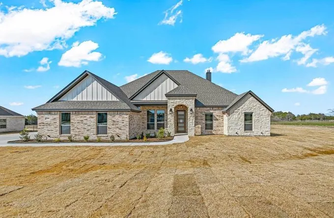 1308 Green Ridge Rd, Weatherford, TX 76085 - MLS 20529931 for Sale