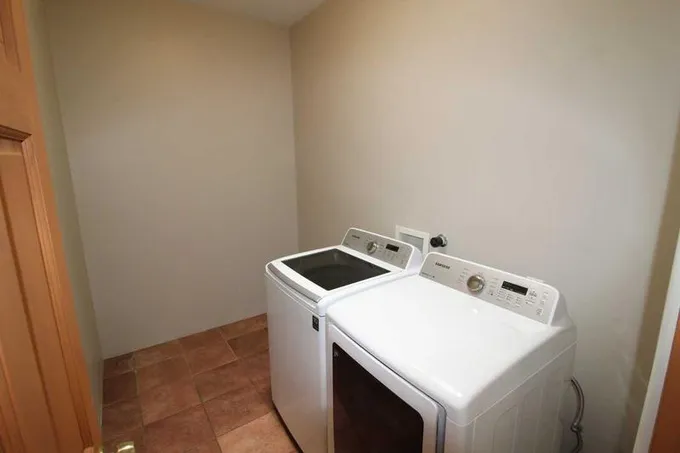42468088  6646 Jaguar Dr for Sale