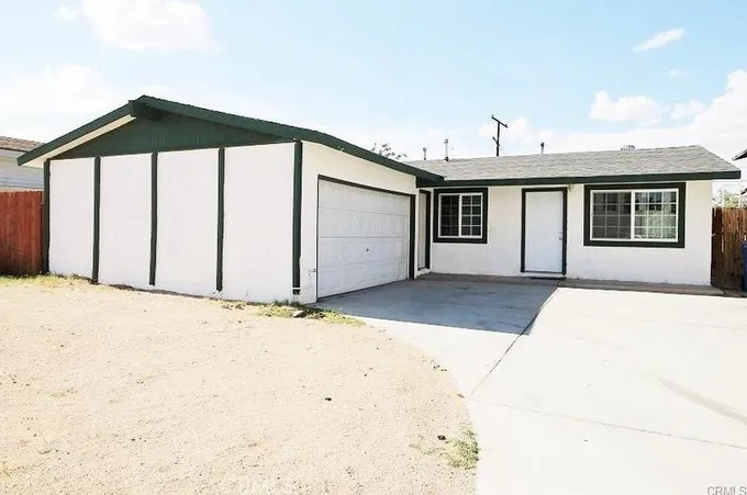 1637 Sunset St, Barstow, CA 92311 - MLS CV23231408 for Sale