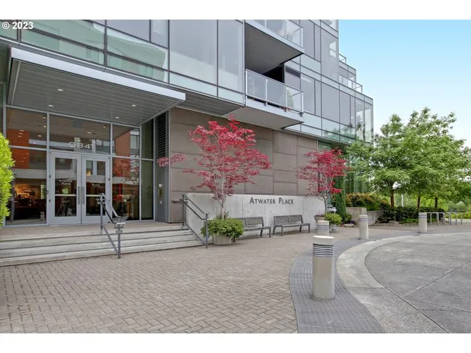 841 S GAINES ST 423, Portland OR 97239 for Sale