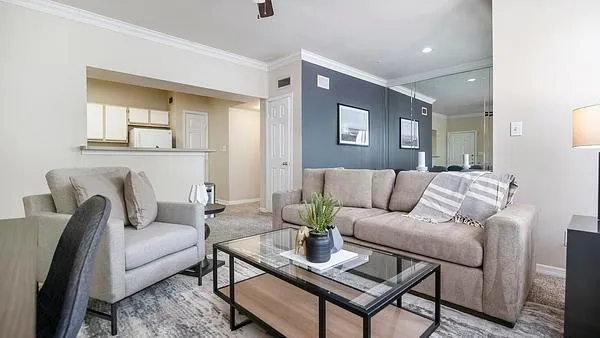 Rent Montfort Place #1025 in Dallas, TX - Landing