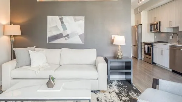 Rent Mondrian on Lake Eola #1209 in Orlando, FL - Landing