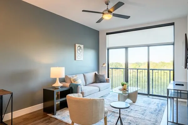 Rent Wisdom South Main Building #609 in Houston, TX - Landing