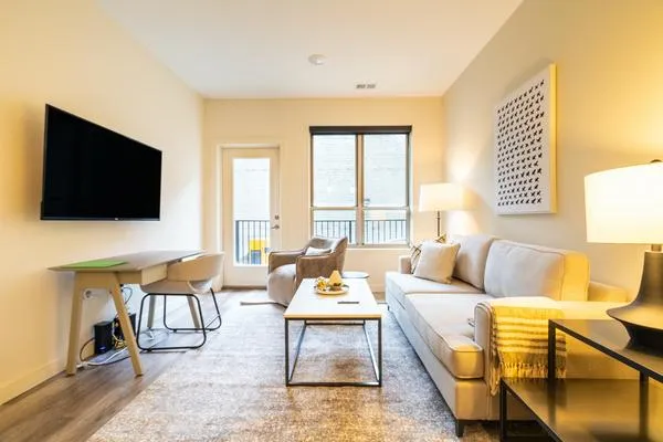 Rent The Edge on 4 #205 in Louisville, KY - Landing