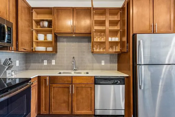 Rent Artisan at Lake Wyndemere #20202 in The Woodlands, TX - Landing