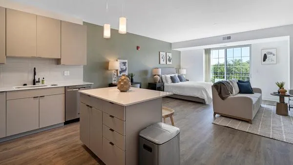 Rent The Residences at Sawmill Station #521 in Morton Grove, IL - Landing