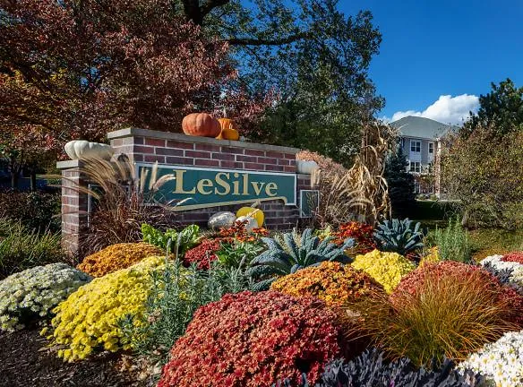 Le Silve Apartments - 8560 Greenway Blvd - Middleton, WI Apartments for Rent