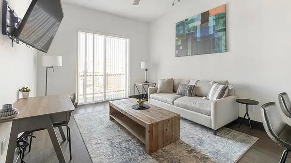 Rent The Waites #213 in Birmingham, AL - Landing