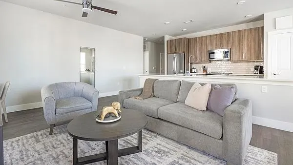 Rent Bellrock Market Station #2204 in Katy, TX - Landing