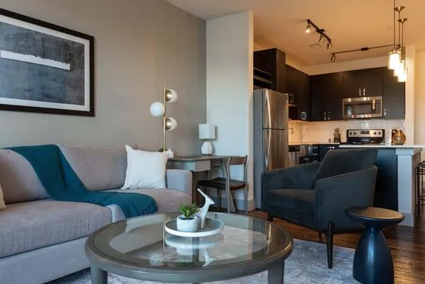 Rent Groves South Lamar #1527 in Austin, TX - Landing