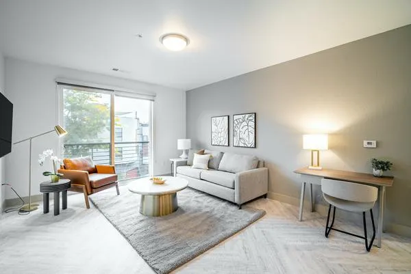 Rent The Kasserman #208 in Denver, CO - Landing
