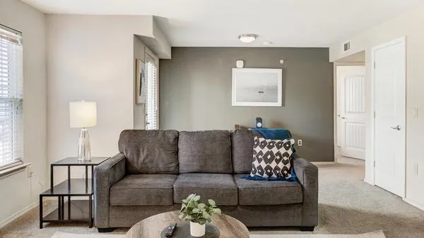 Rent Scissortail Crossing #1121 in Broken Arrow, OK - Landing