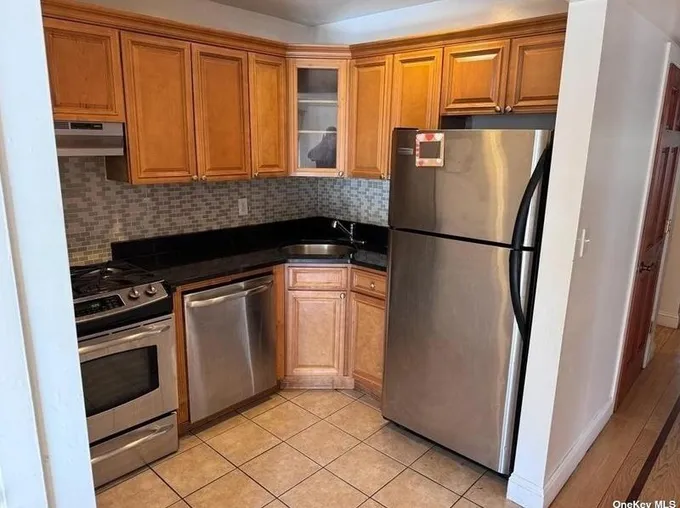22405 93rd Ave, Queens Village, NY 11428 - MLS 3534972 for Rent