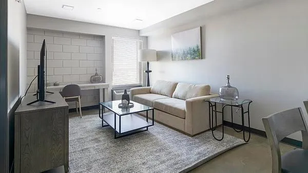 Rent Tower on Tenth #1202 in Birmingham, AL - Landing