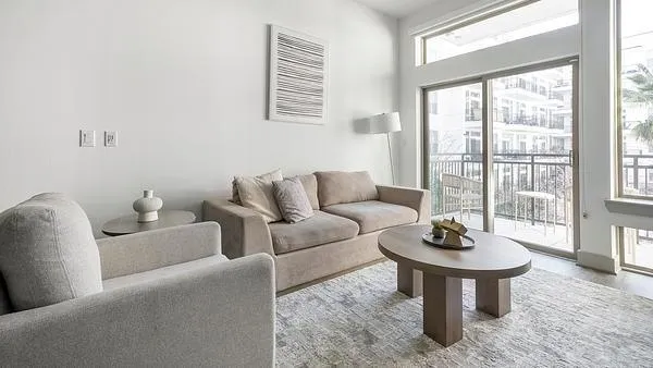 Rent Bellrock Summer Street #223 in Houston, TX - Landing