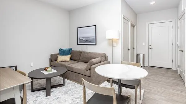 Rent The Nicholas #335 in Columbus, OH - Landing