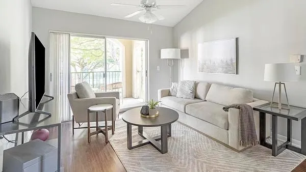 Rent St. Andrews at Palm Aire #02-208 in Pompano Beach, FL - Landing