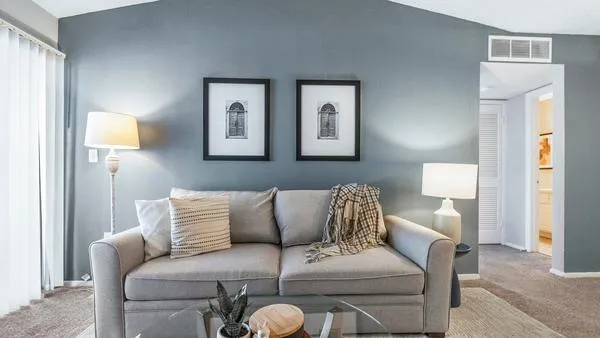 Rent Northgreen at Carrollwood #502 in Tampa, FL - Landing