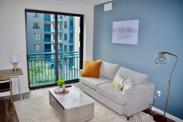 Rent Motif #454 in Fort Lauderdale, FL - Landing