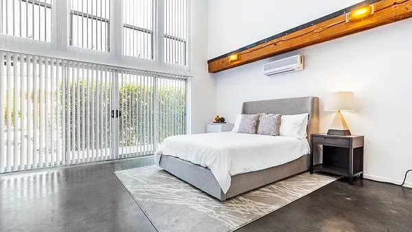 Rent R2 by CLG #1002 in Los Angeles, CA - Landing