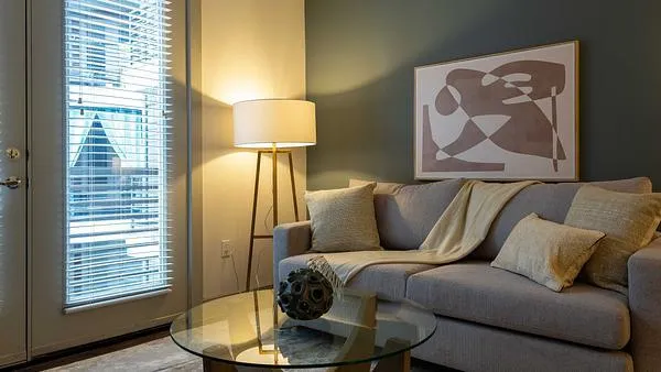 Rent Groves South Lamar #1555 in Austin, TX - Landing