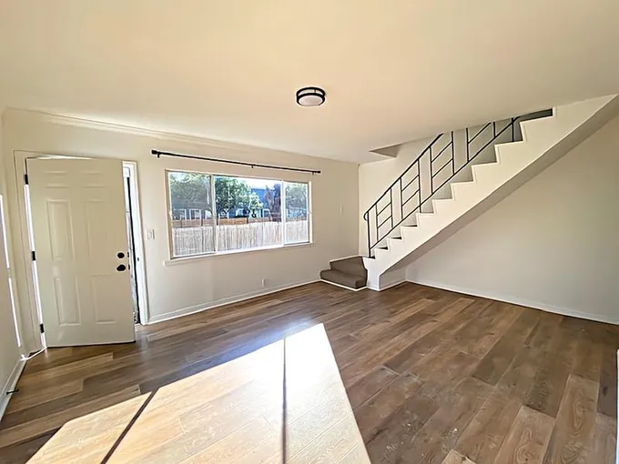 $2995/3415 S BRONSON AVE. #1--3BR, 2 BTH Townhouse Style, Renovated, Private. for Rent