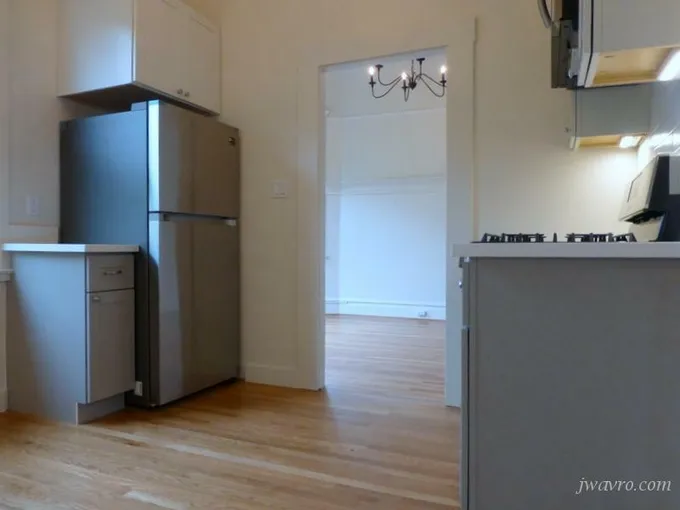 Remodeled Spacious Top Floor 2bd Flat w/ Views! Must See! for Rent
