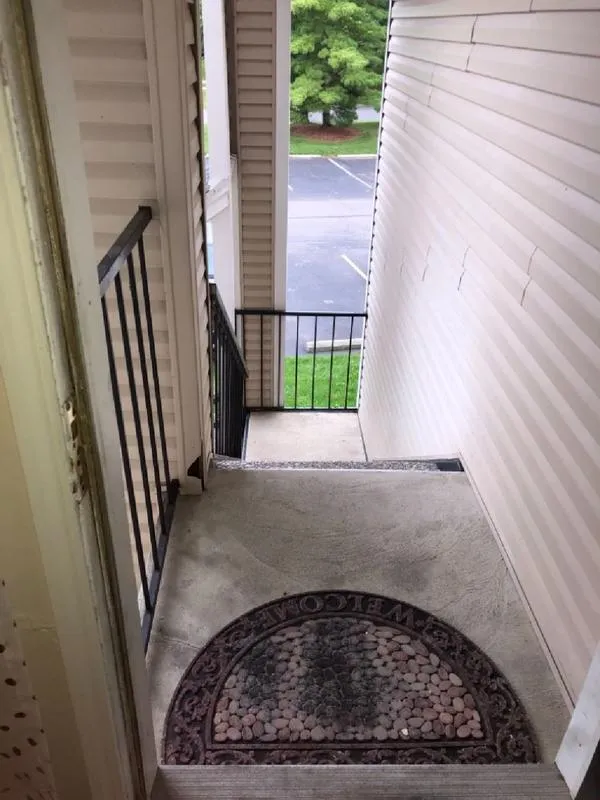 One bedroom townhome for rent
