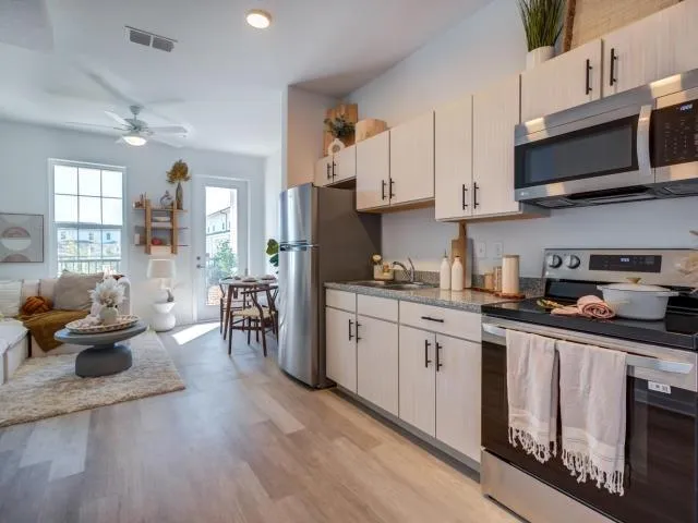 Outstanding 1Bed 2Bath Available for Rent