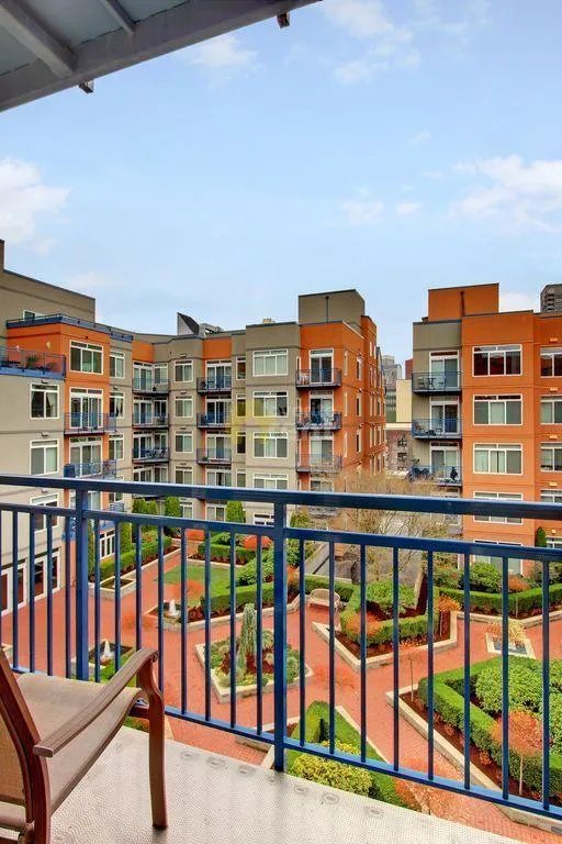 2 Bedroom 2 Bath Condo + Garage in Seattle, Belltown for Rent