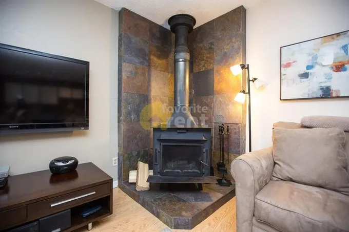 2 Bedrooms condo close to Colorado University in Boulder for Rent