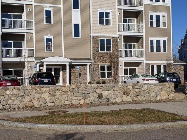 3 Bedroom 2 Bath In Weymouth MA 02190 for Rent