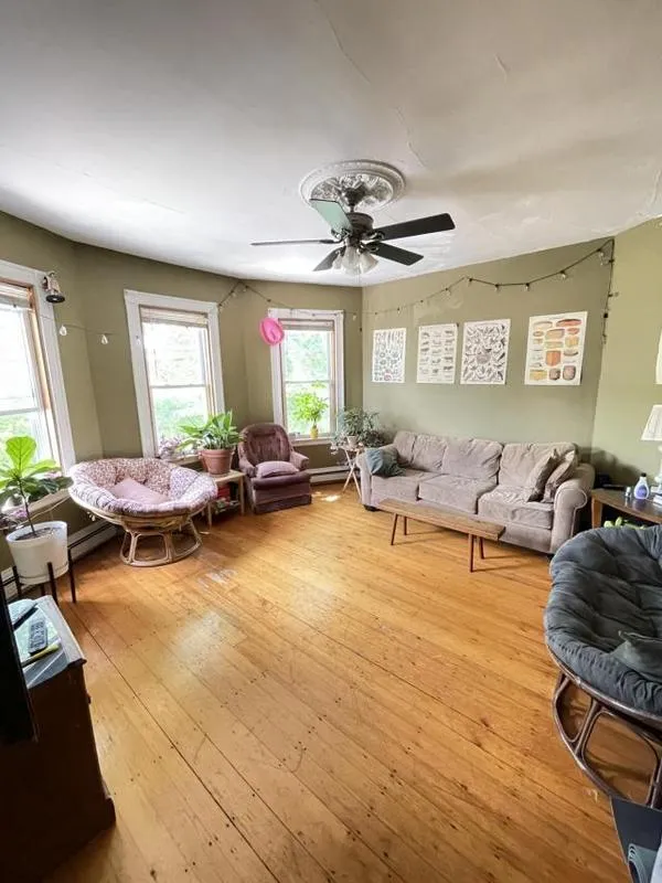 4 bedroom in Boston MA 02120 for Rent